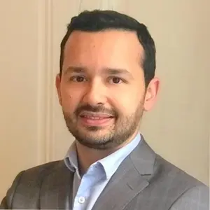 Douglas Castro headshot