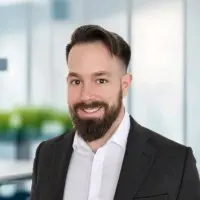 Douglas Castro headshot