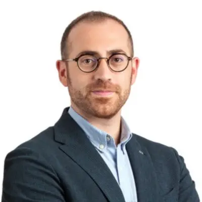Douglas Castro headshot