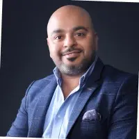 Douglas Castro headshot
